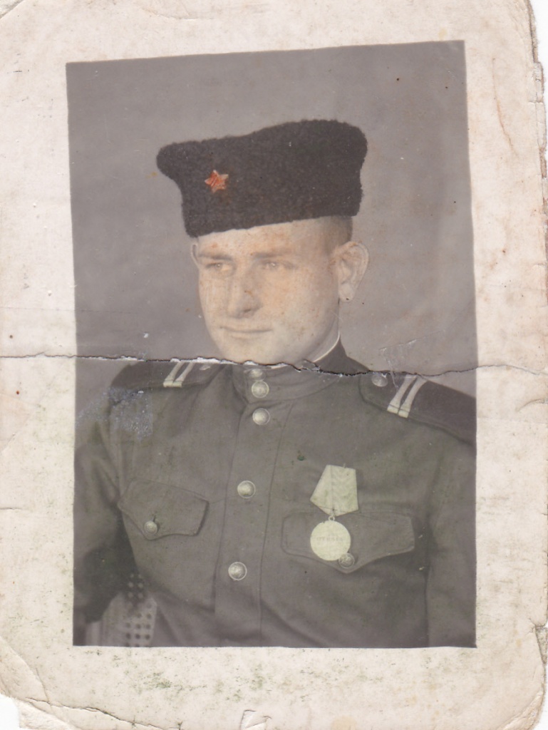 Иванов Владимир 1945 Германия.jpg