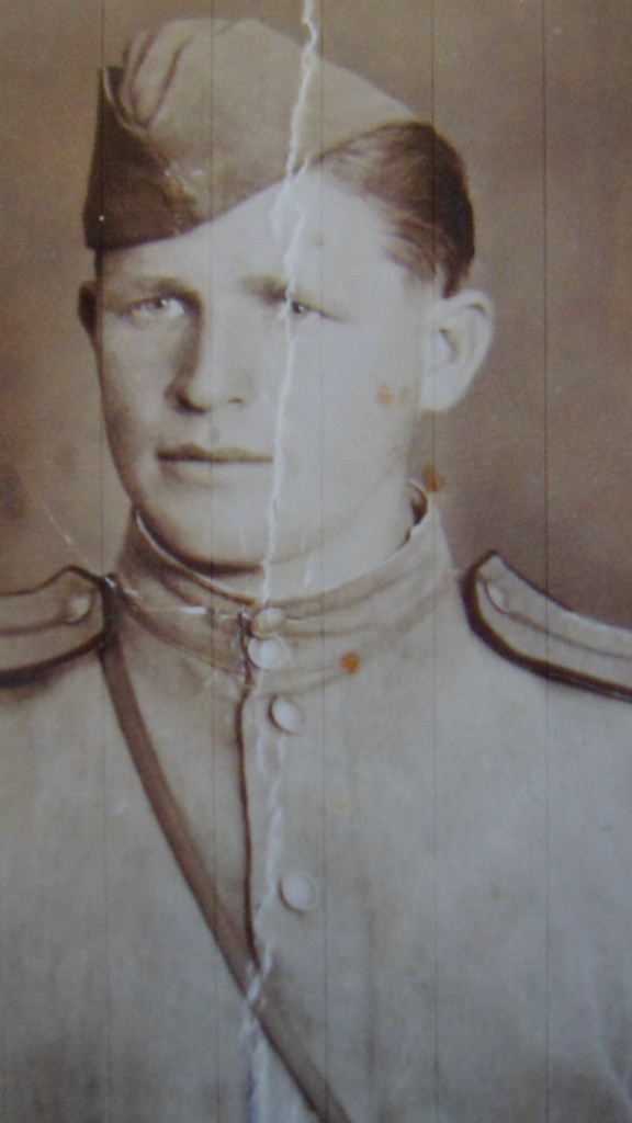 Ольхов В.П. Погиб под Великими Луками в 1941 г..JPG